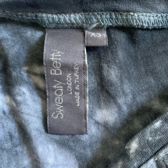 Sweaty Betty Take It Easy Drop Waist Dress in Gray/White Tie-Dye Print, Size XS - Picture 4 of 11